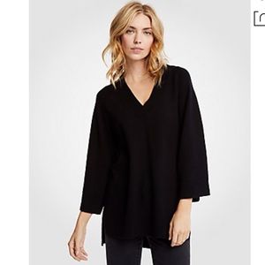 SOLD - Ann Taylor V-Neck Tunic Sweater - XS